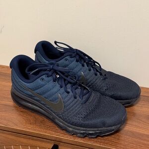 Nike Men's Navy Blue Athletic Shoes